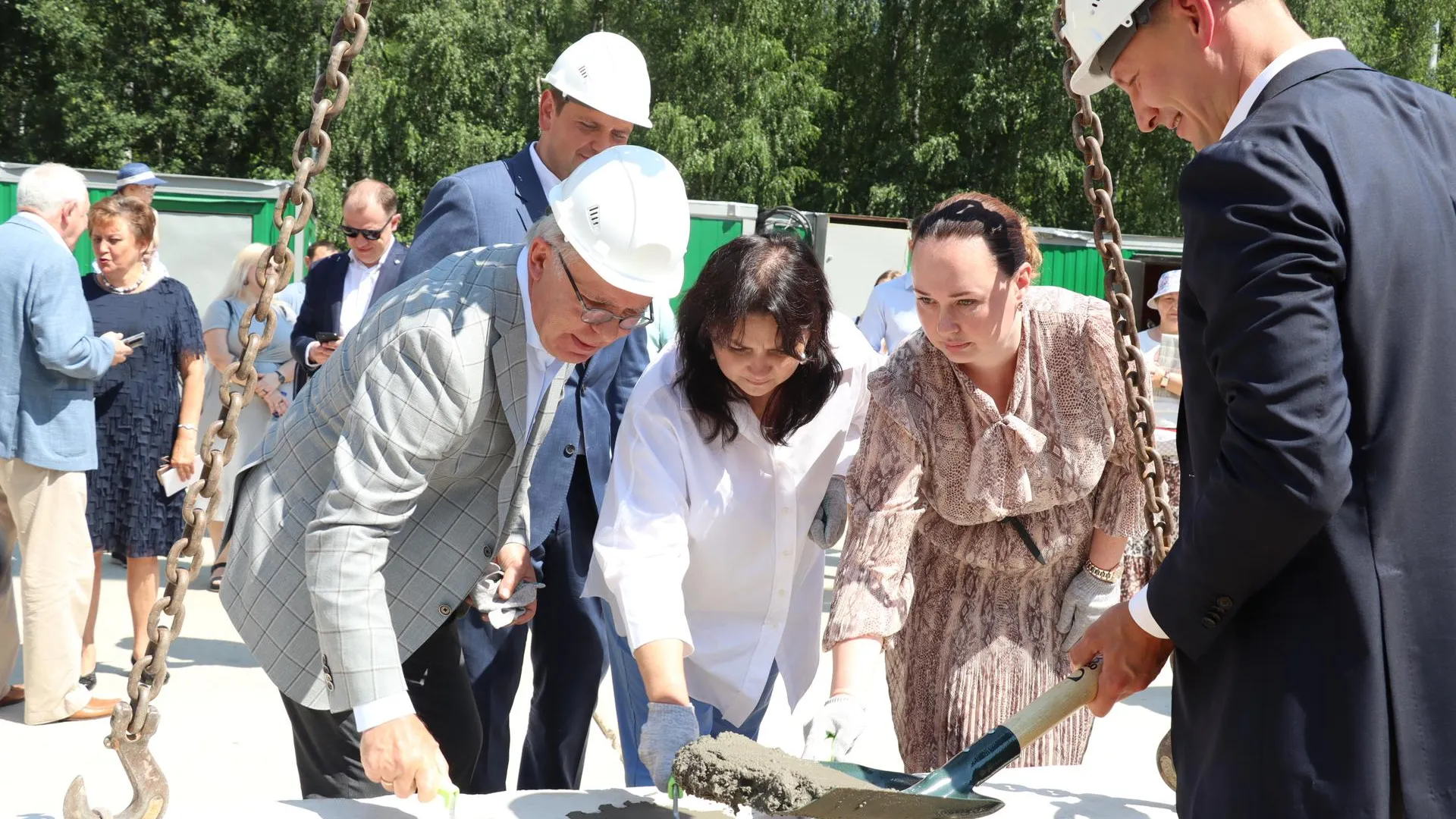 Памятную капсулу заложили в фундамент новой поликлиники в микрорайоне Южный Домодедова