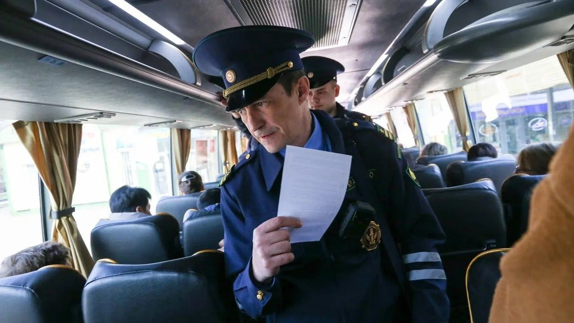 Инспекторы АПИ Подмосковья за год проверили правила оплаты проезда в 67 тыс автобусах