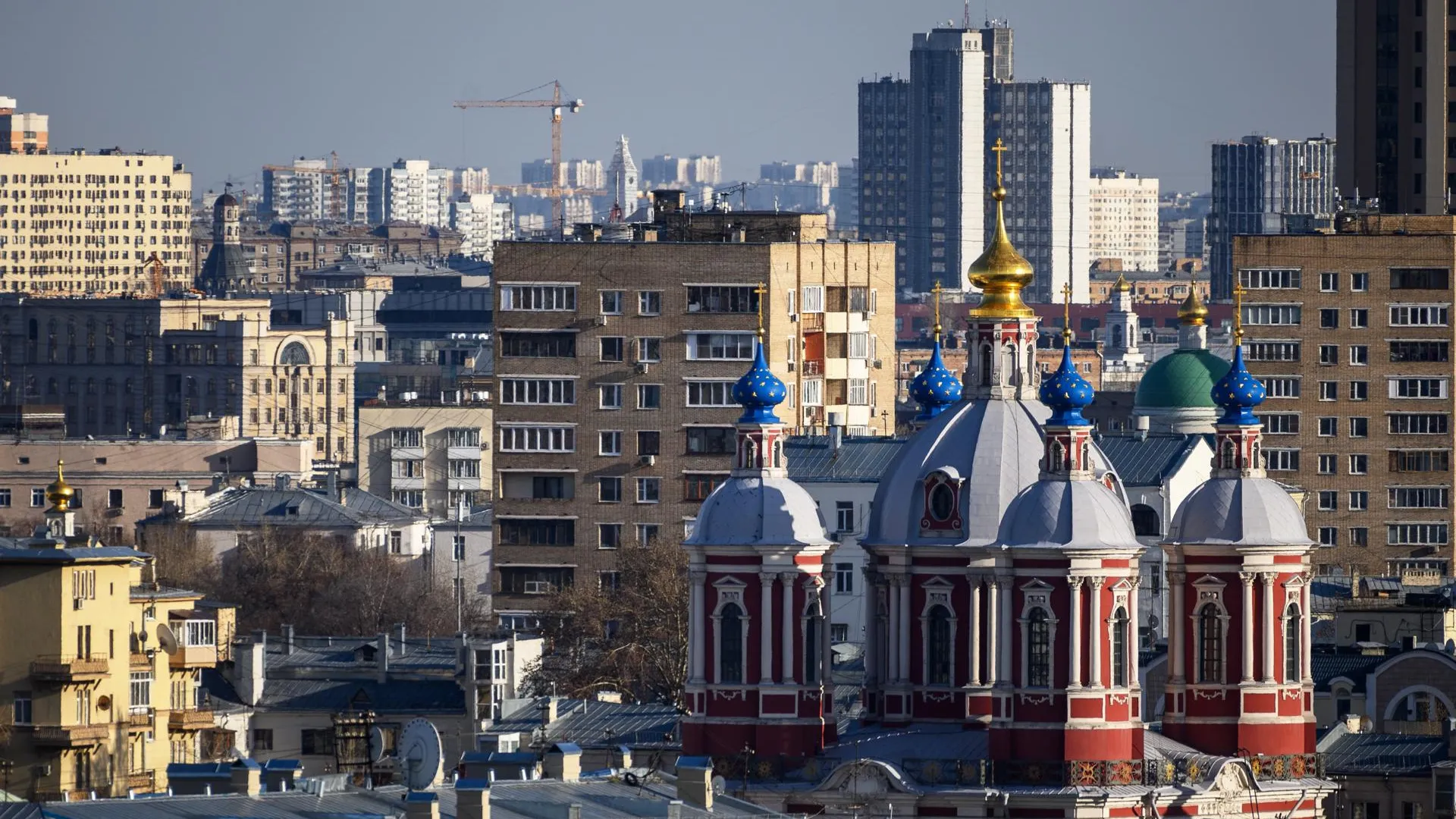 Офисные работники занимают наши кафе и парковки» – москвичи о жизни в  Замоскворечье | РИАМО | РИАМО