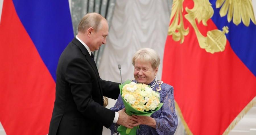 Погоны внг краповые. Подарок полицейскому. Присвоили новые звания. Вручение воинского звания. Присвоили новые звания.