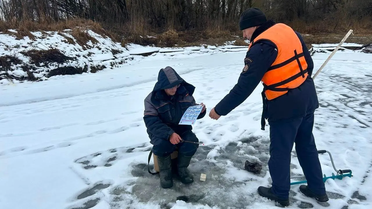 Спасатели предупредили граждан об опасностях на весенних водоемах Подмосковья