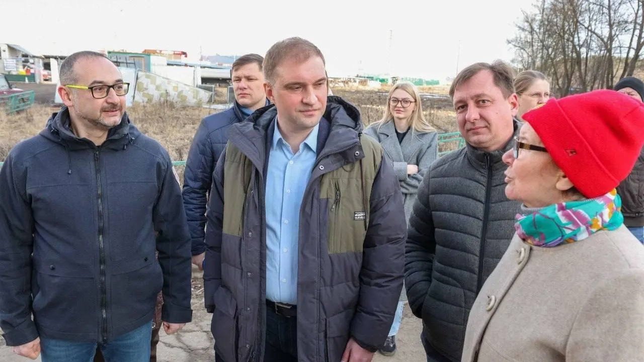 Почти 11 тонн овощей, фруктов и теплых вещей отправили из Подольска бойцам СВО
