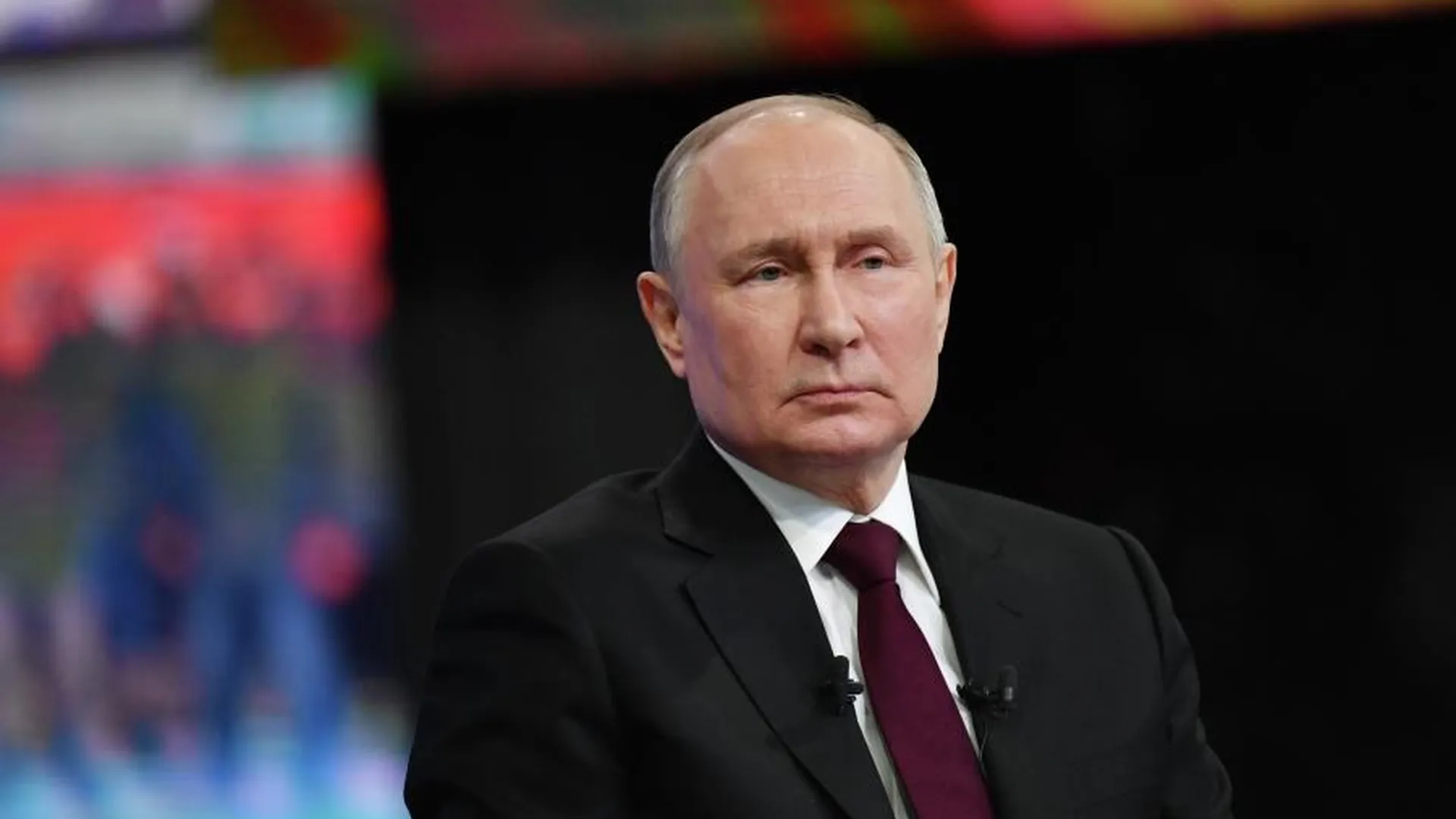 Политолог о прямой линии президента: Путин отводит важное значение защите России