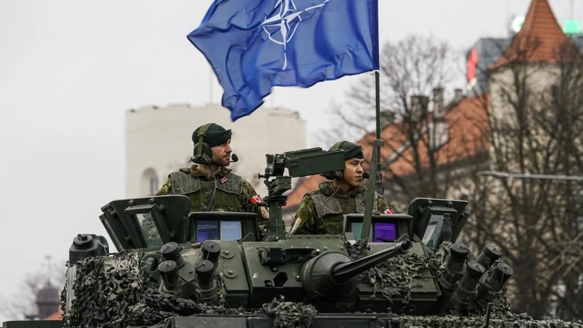 Песков: продвижение НАТО к границам РФ — повод для принятия мер по безопасности