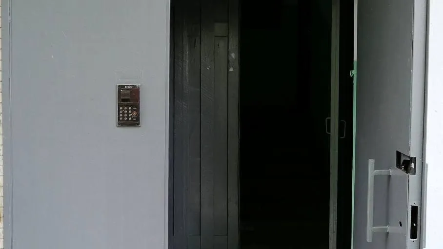 Более чем в 1 тыс подъездах Подмосковья отремонтировали входные двери в октябре