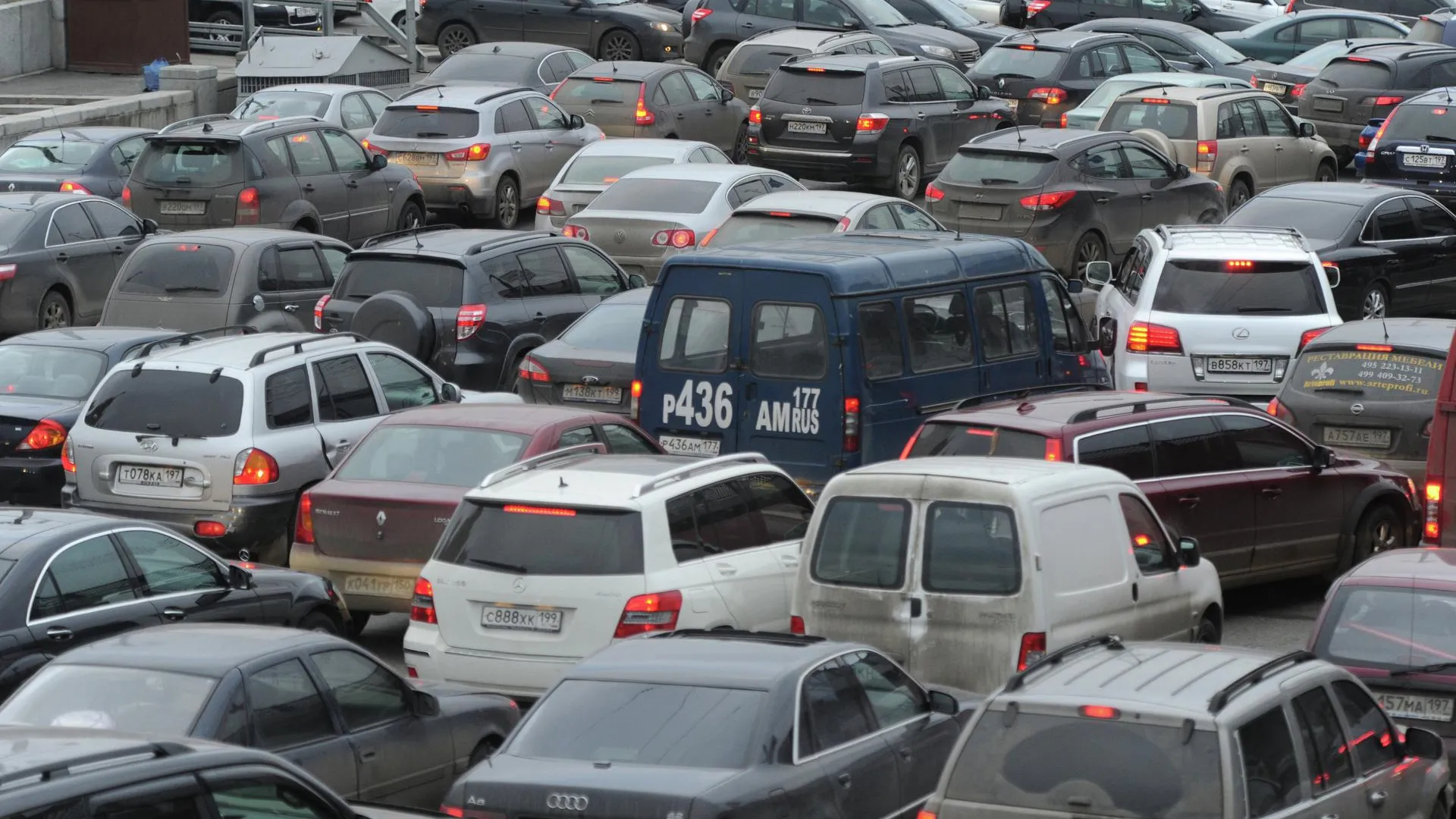 Перенос органов власти в регион не решит транспортную проблему — Шойгу
