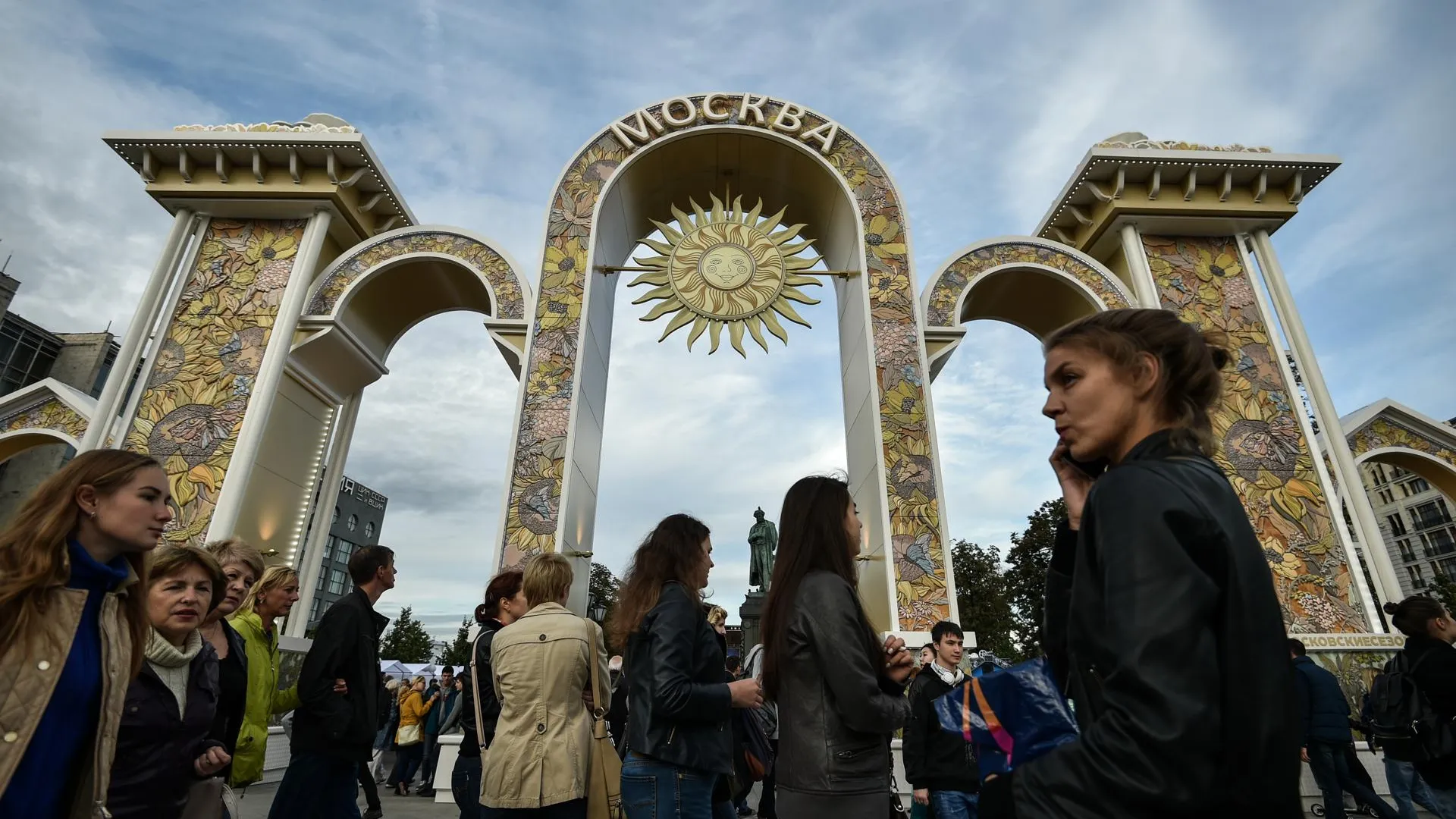 Известные личности проведут бесплатные экскурсии для москвичей на День города