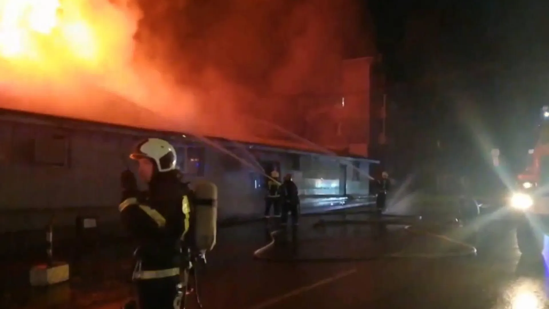 МЧС опровергло сообщения о 15 погибших при пожаре в Костроме