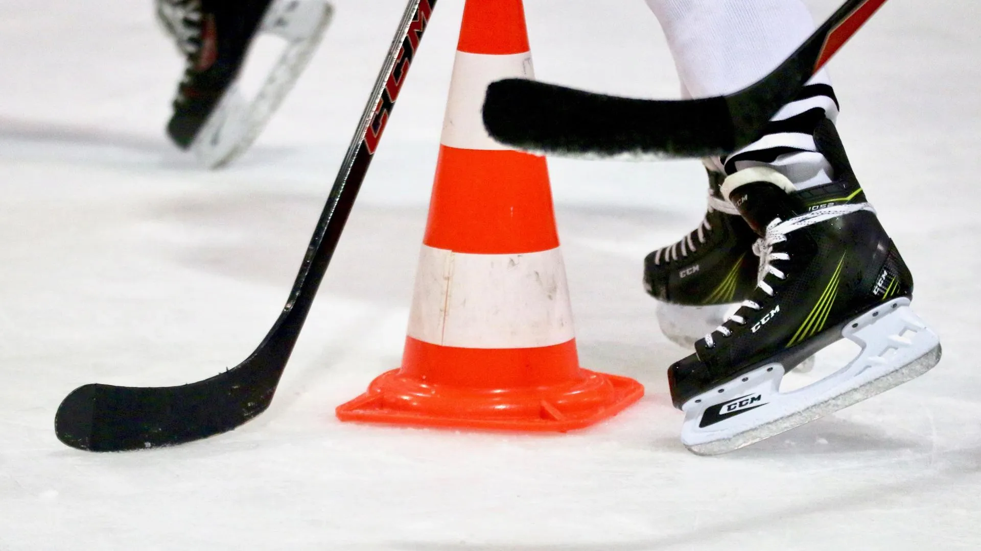 В Воронежской области на тренировке умер 17‑летний хоккеист
