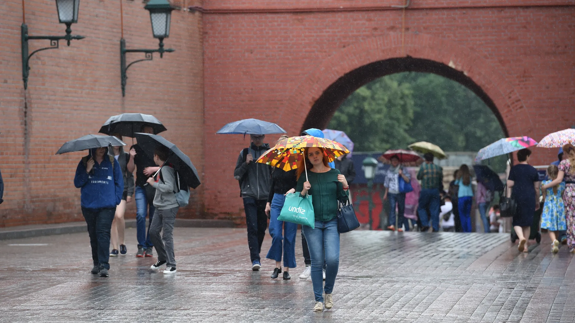Небольшой дождь и до +16 градусов ожидается в Московском регионе в пятницу