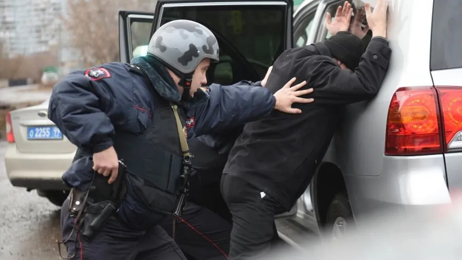 Сотрудник полиции превысил свои полномочия: что делать и куда обращаться