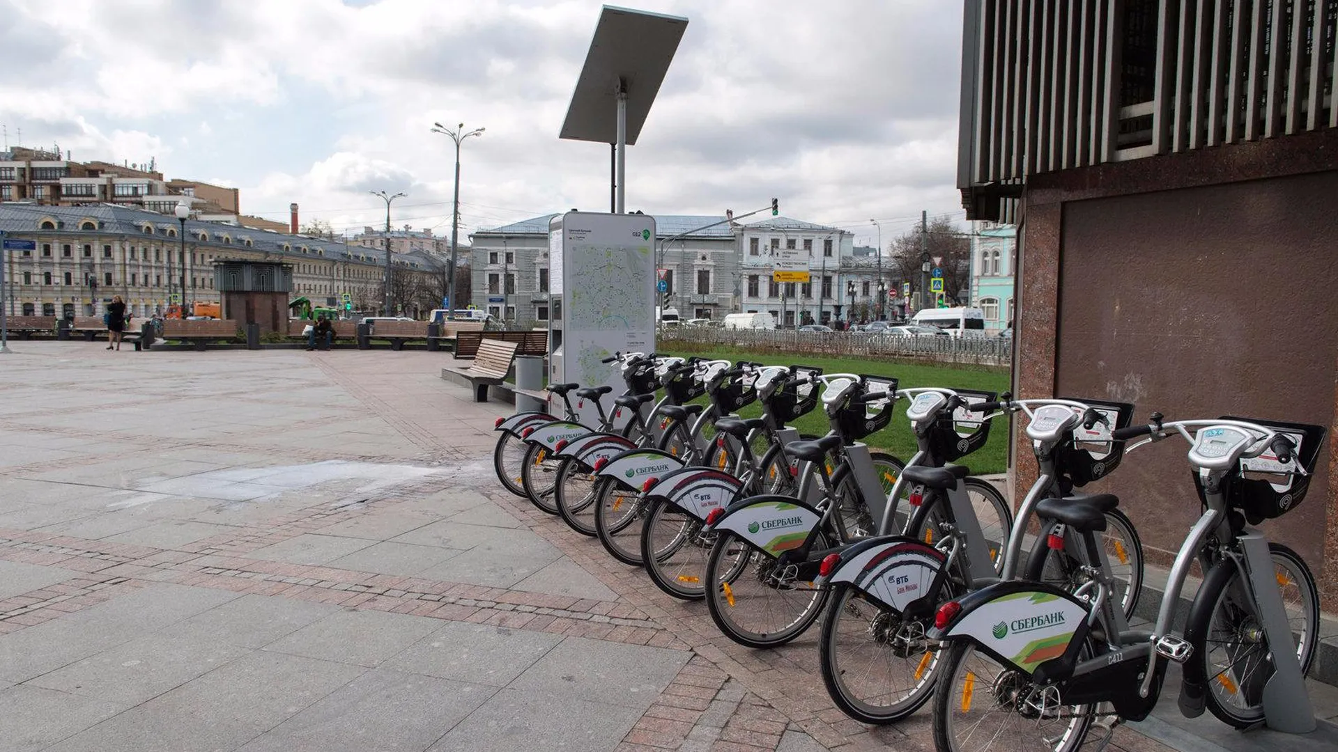 4 станции велопроката перенесли в Москве из-за благоустройства ряда улиц