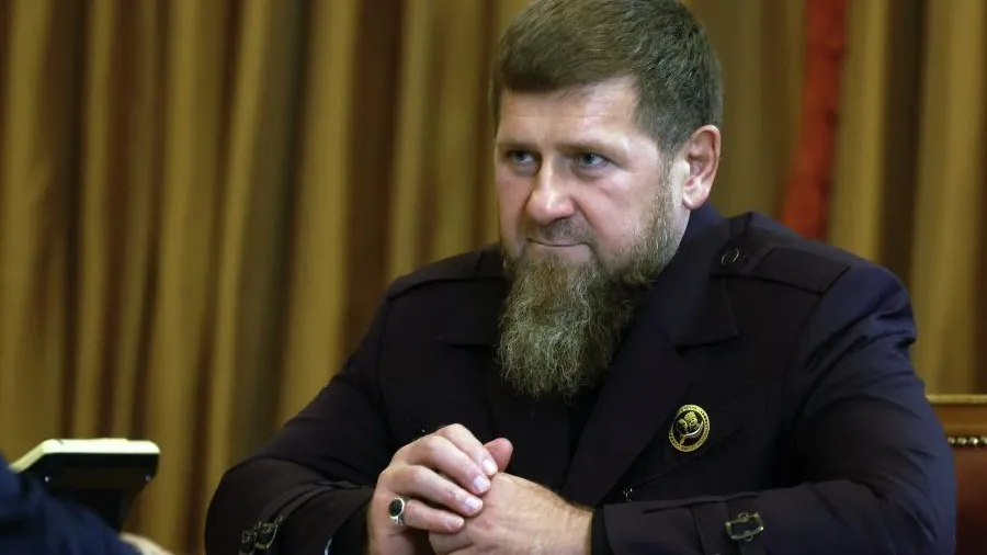 Кадыров хочет закрыть салоны красоты в Чечне за «развращающую» рекламу