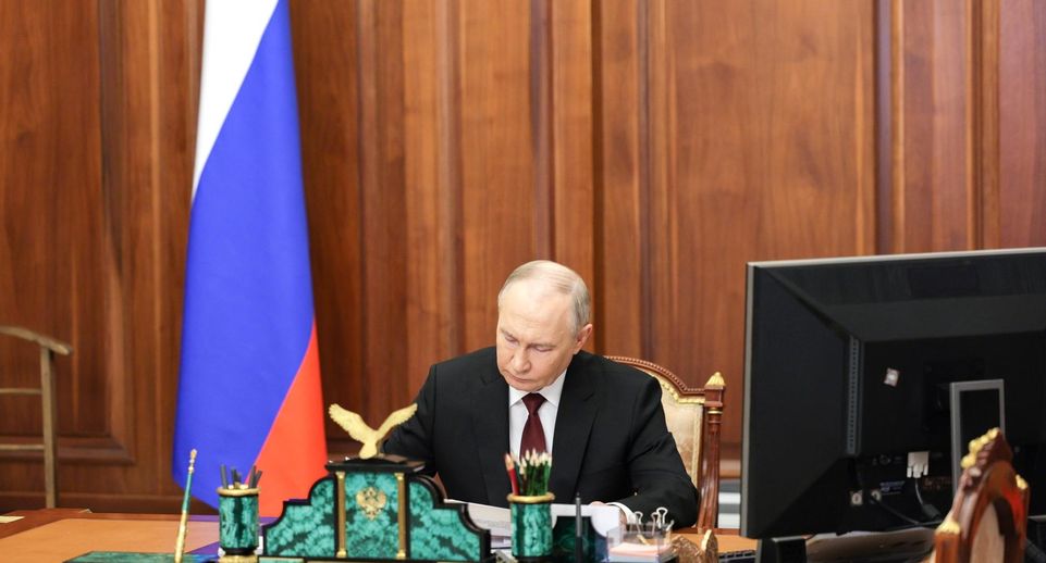 Путин освободил от должностей помощников секретаря Совбеза РФ Мухитова и Аношина