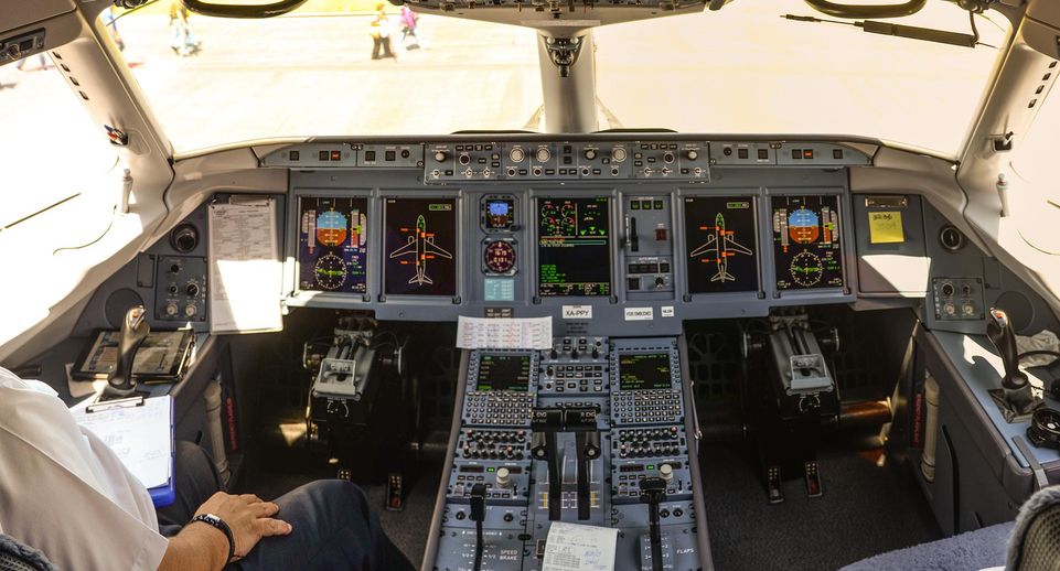 Baza: Sukhoi Superjet 100 перед падением в Подмосковье подал сигнал бедствия