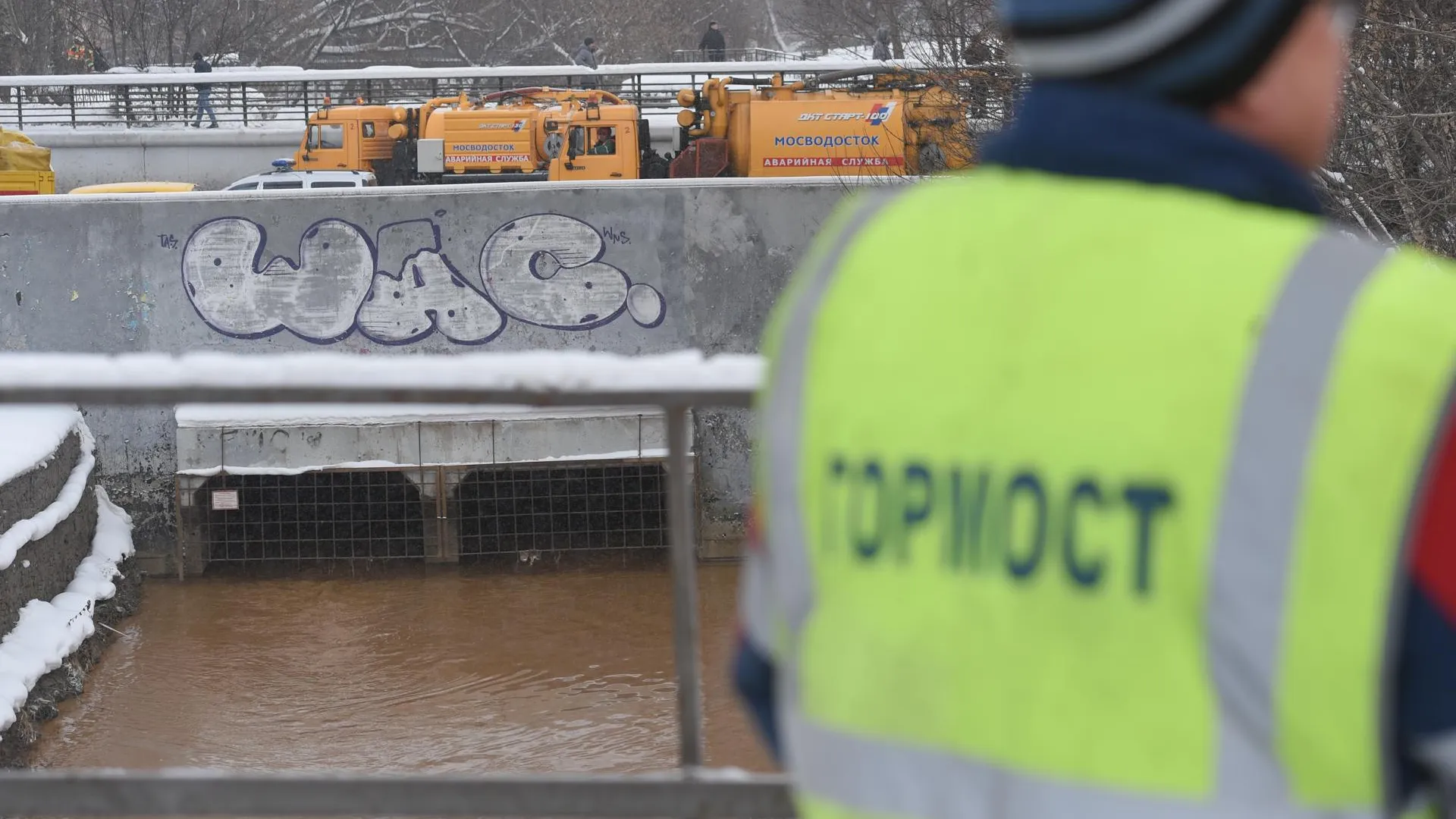 Канал имени Москвы в районе Тушинского тоннеля снова дал течь