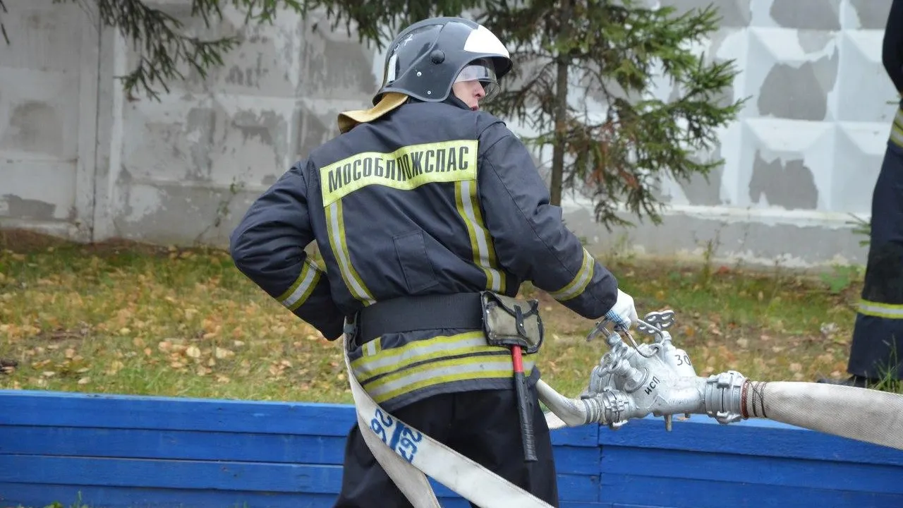 Школьникам Люберец показали принцип спасения людей при сильном задымлении