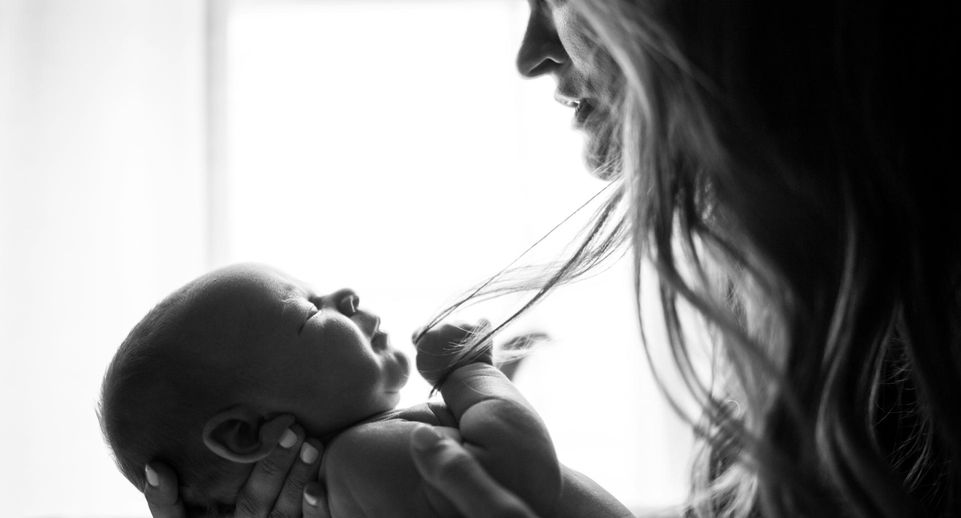 Психолог: роль матери в жизни ребенка создает базу для эмоционального развития
