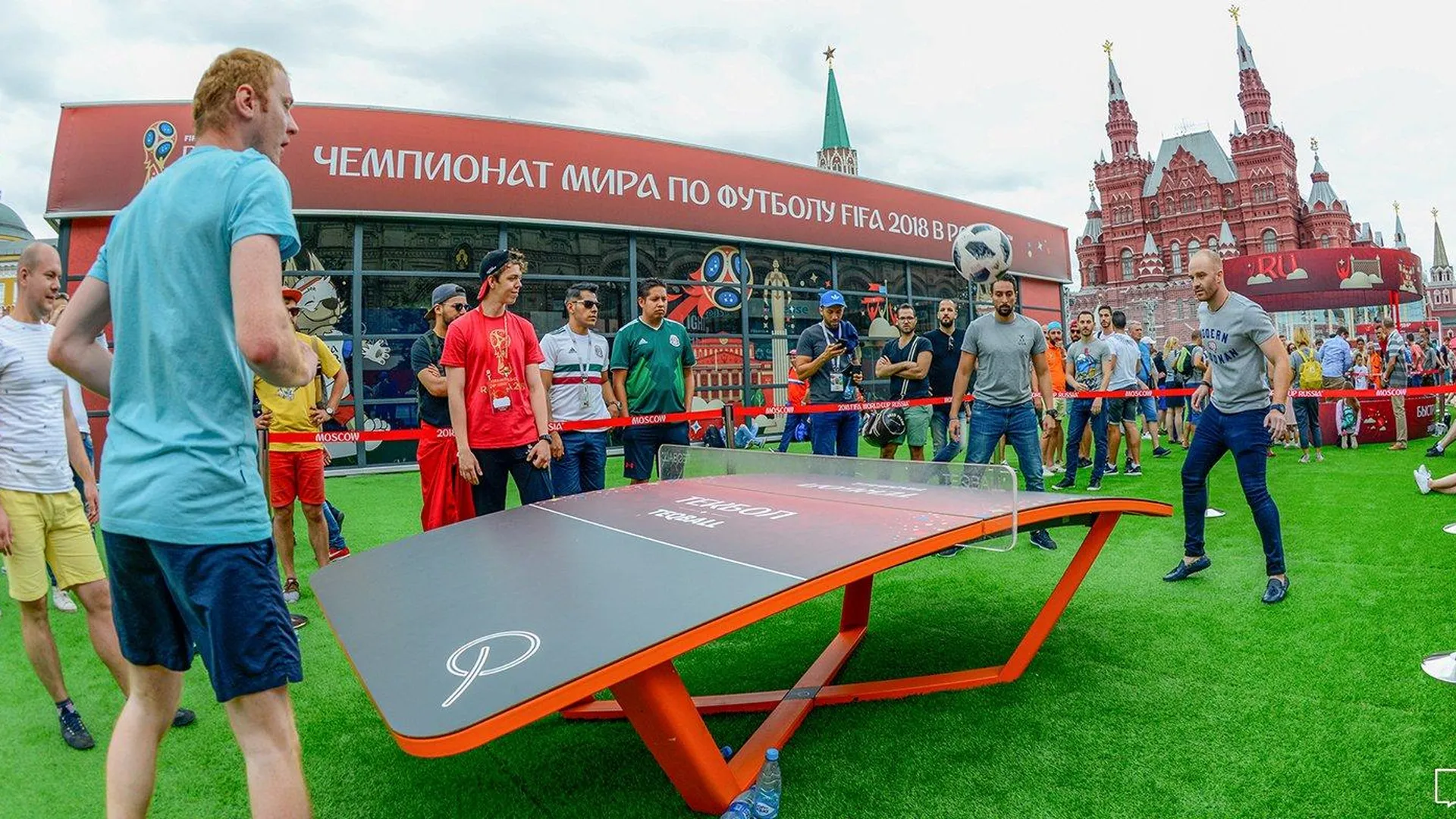 Дни Перу, Нигерии и Мексики пройдут в парке футбола на Красной площади в  Москве | РИАМО