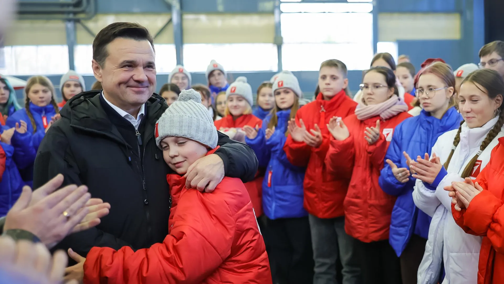 Воробьев с «Движением первых» посетил пилотажные группы на авиабазе в Кубинке