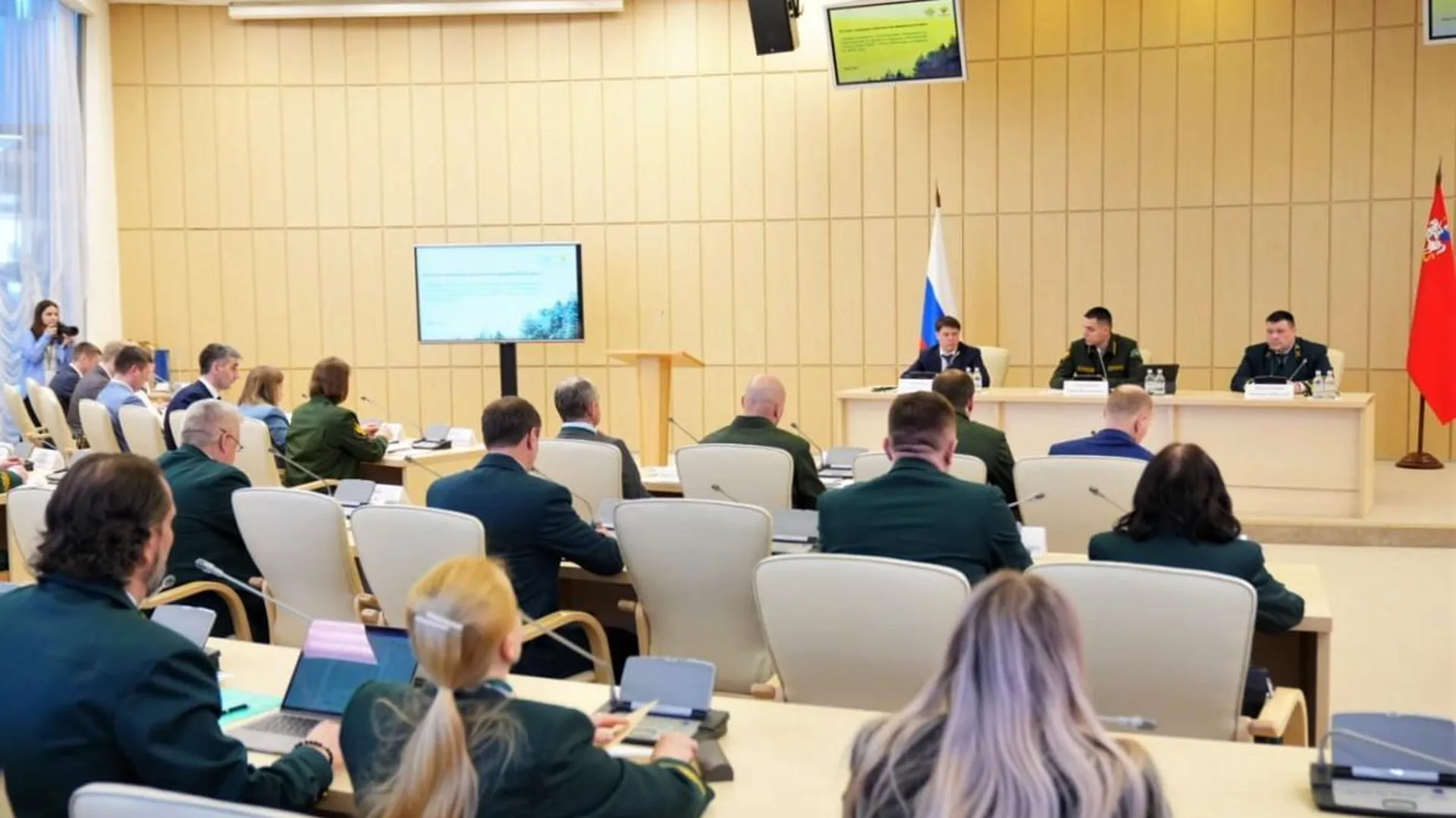 В доме правительства Подмосковья состоялось окружное совещание Рослесхоза