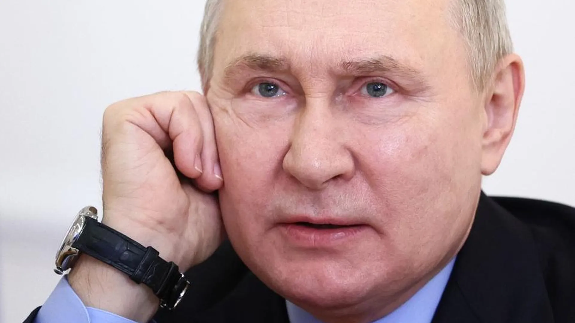 Путин обсудит с Хуснуллиным развитие азово‑черноморского кластера в Сочи