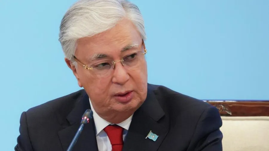 Токаев: в Казахстане никто не имеет права навязывать, на каком языке говорить