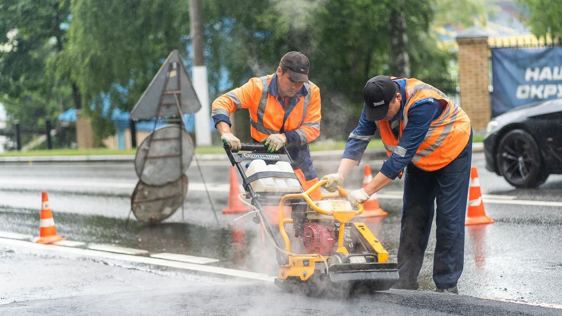 В Подмосковье отремонтировали свыше 5 тыс дефектов покрытия на дорогах