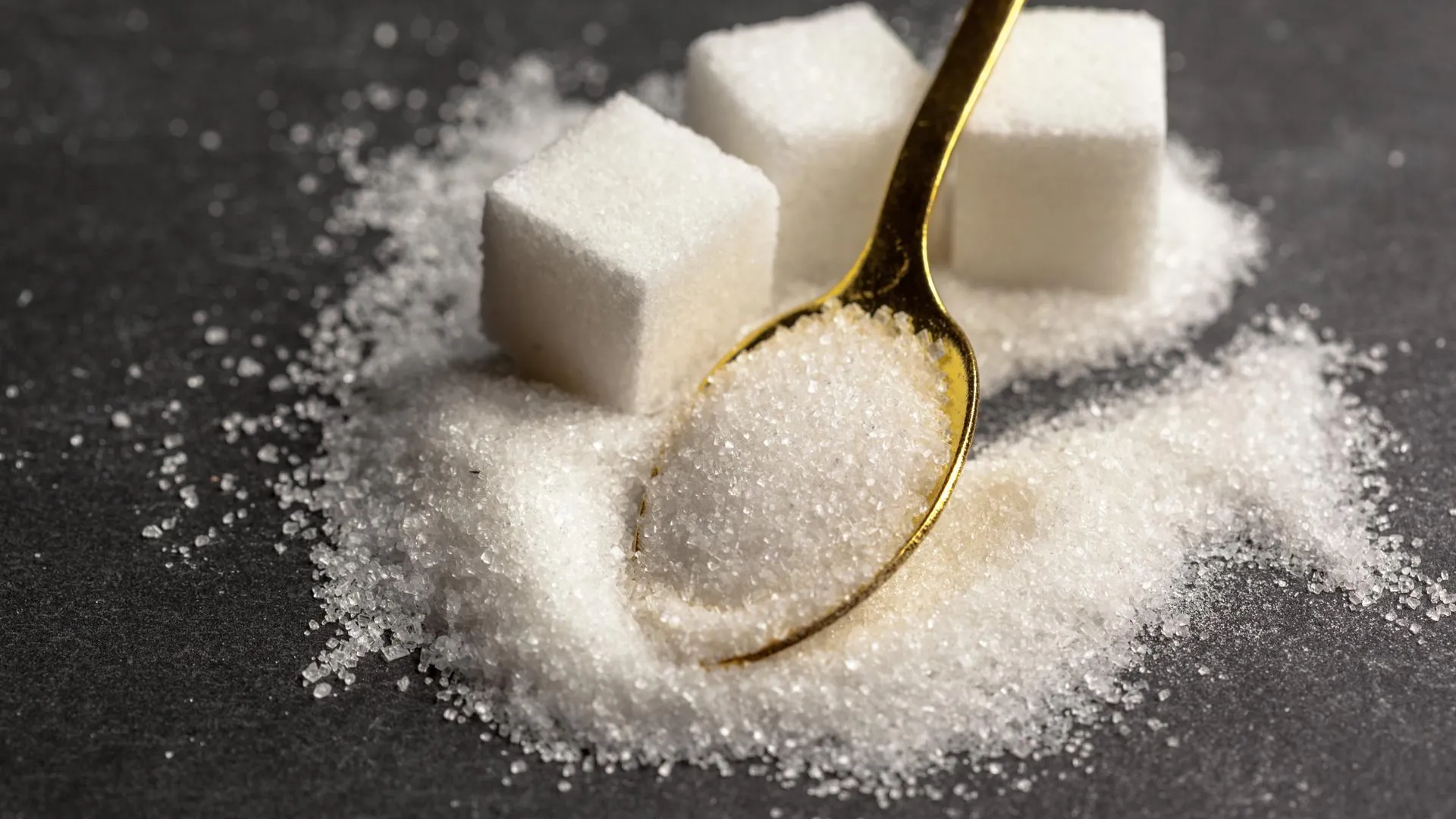 Эндокринолог: людям с предиабетом следует снизить употребление сахара и жиров