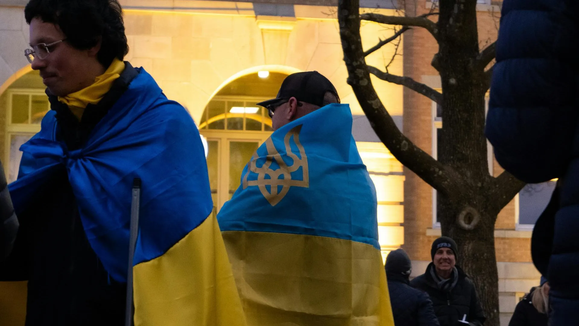 Украинцам призывного возраста за границей не будут оказывать консульские услуги