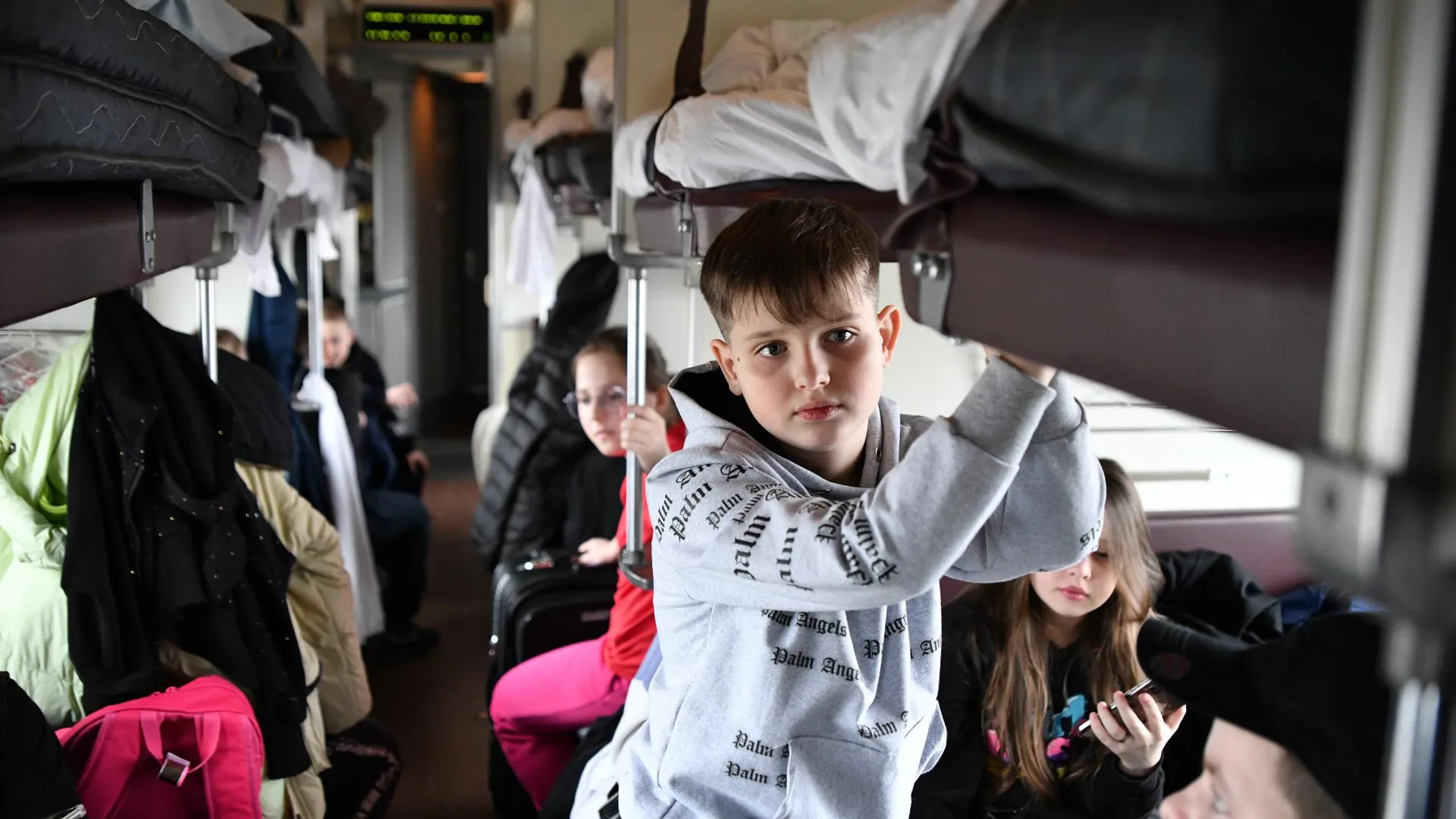 Около 400 ребят и родителей из Белгородской области приехали в Подмосковье