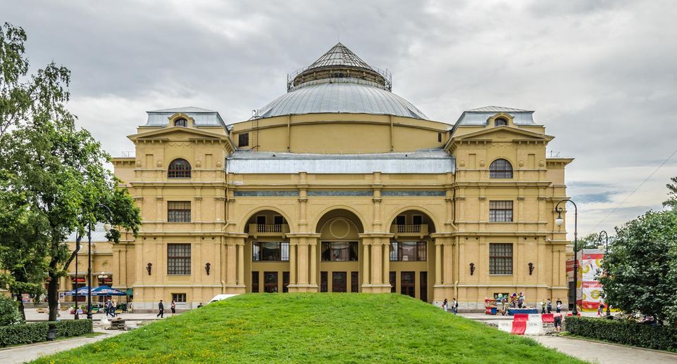 В театре имени Шаляпина в Петербурге восстановят исторические лестницы