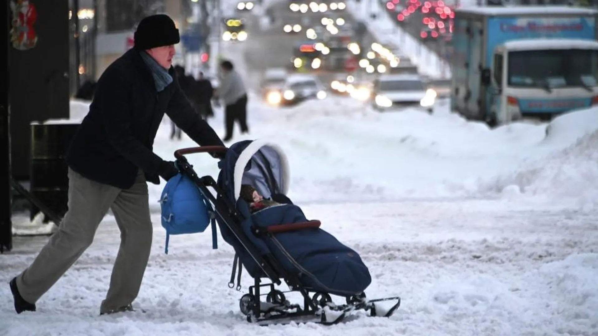 Синоптик Позднякова: снег в Москве сойдет не раньше начала апреля