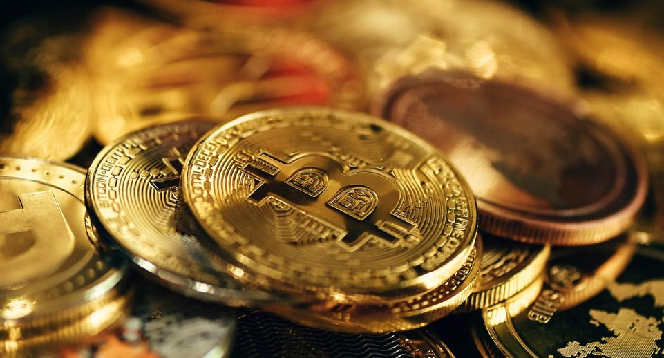 На графике криптовалюты Bitcoin обнаружили фигуру «крест смерти»