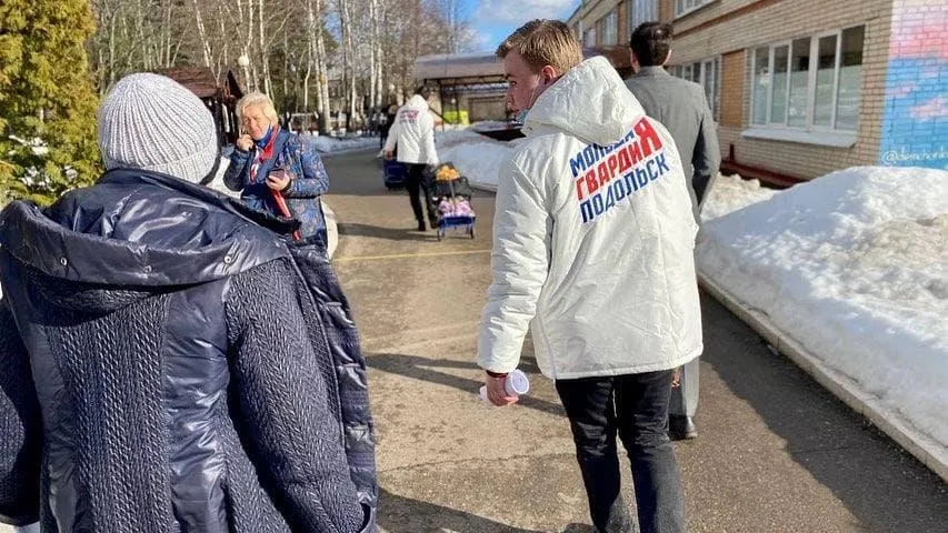 Около 200 добровольцев помогают беженцам из Донбасса в Подмосковье