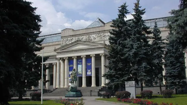 Из Пушкинского музея в столице эвакуировали посетителей