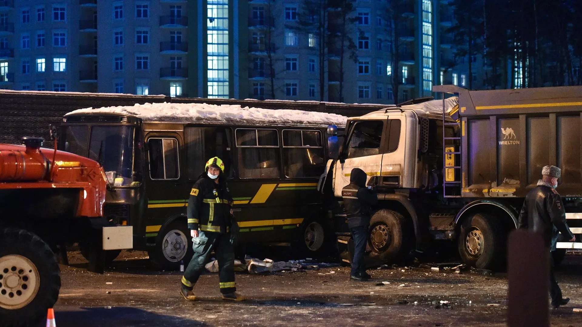 Четыре человека погибли в ДТП с военными автобусами в Подмосковье