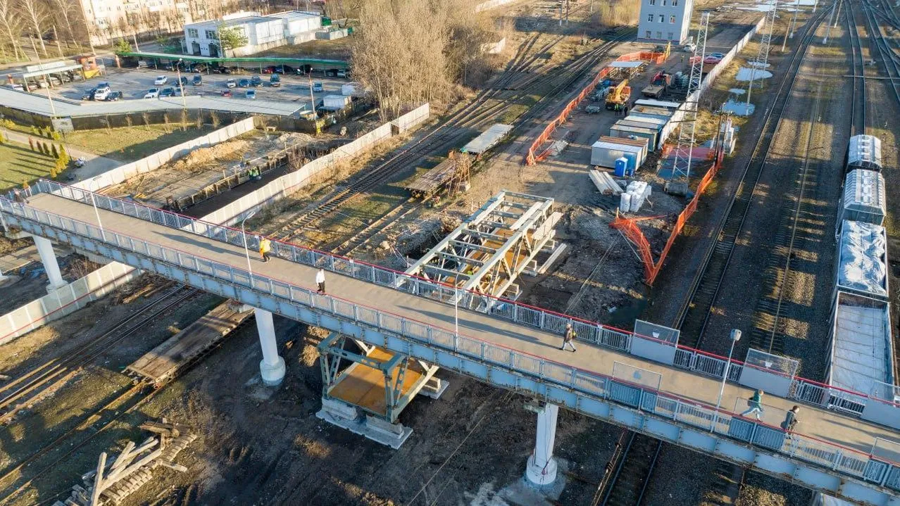 В Серпухове приступили к сборке металлоконструкций пролета надземного перехода