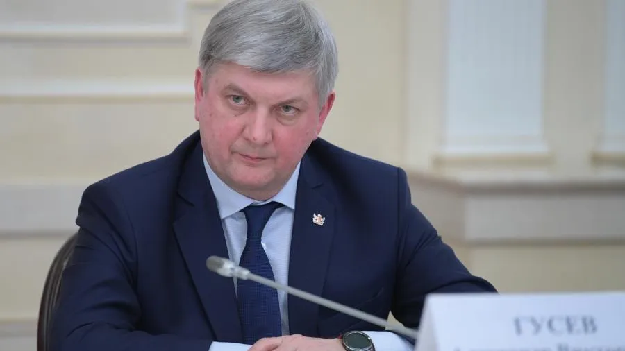 Губернатор Гусев: обломки БПЛА повредили промышленное предприятие в Воронеже