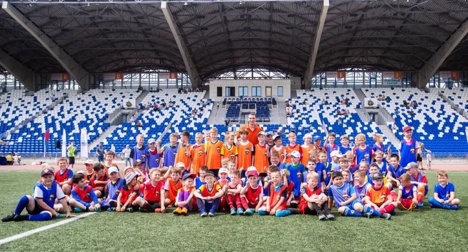 В первом подмосковном фестивале футбола «Все сюда!» участвовали более 100 детей