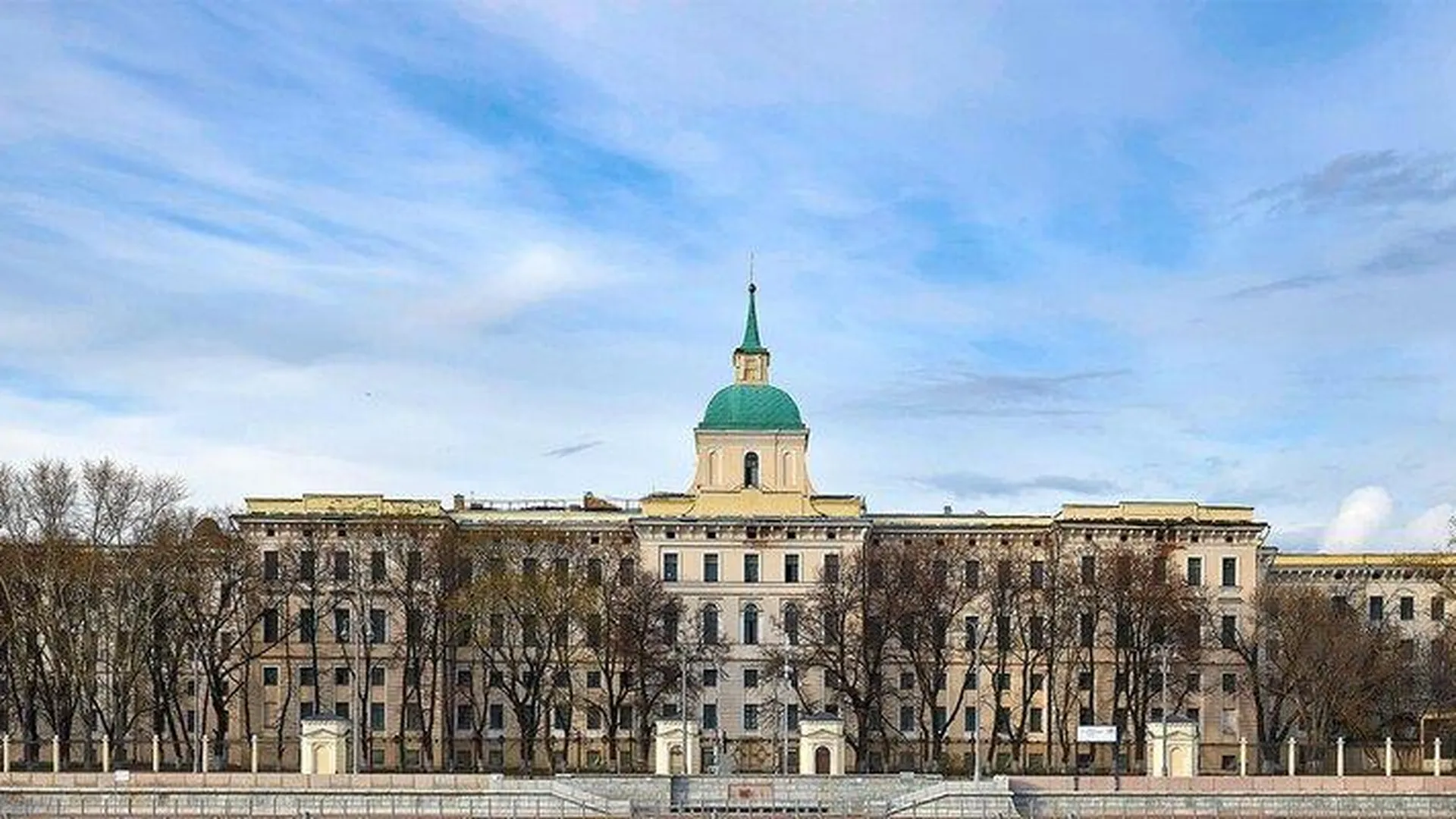 Парадные ворота и скульптуры Воспитательного дома на Солянке отреставрируют в Москве