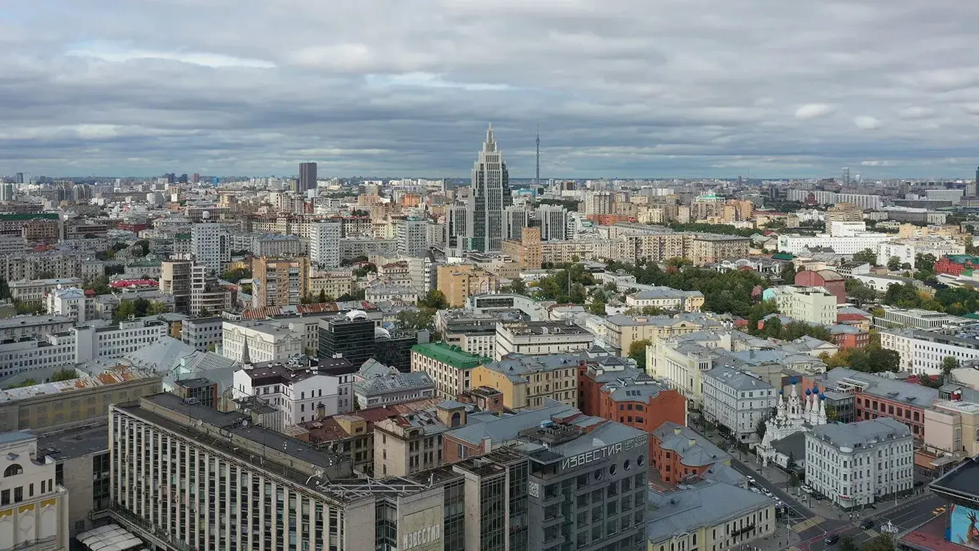 Более 700 крыш жилых домов капитально отремонтируют в столице