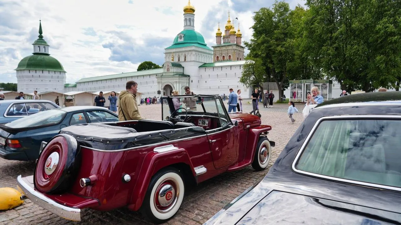 Сергиев Посад стал участником ретро‑ралли «Золотое кольцо. Классик тур» |  РИАМО в Сергиевом Посаде