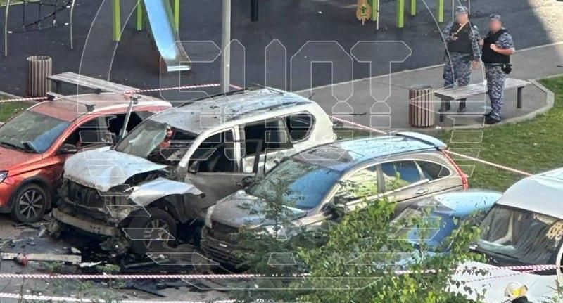 Видео с первыми секундами после взрыва машины в Москве появилось в Сети