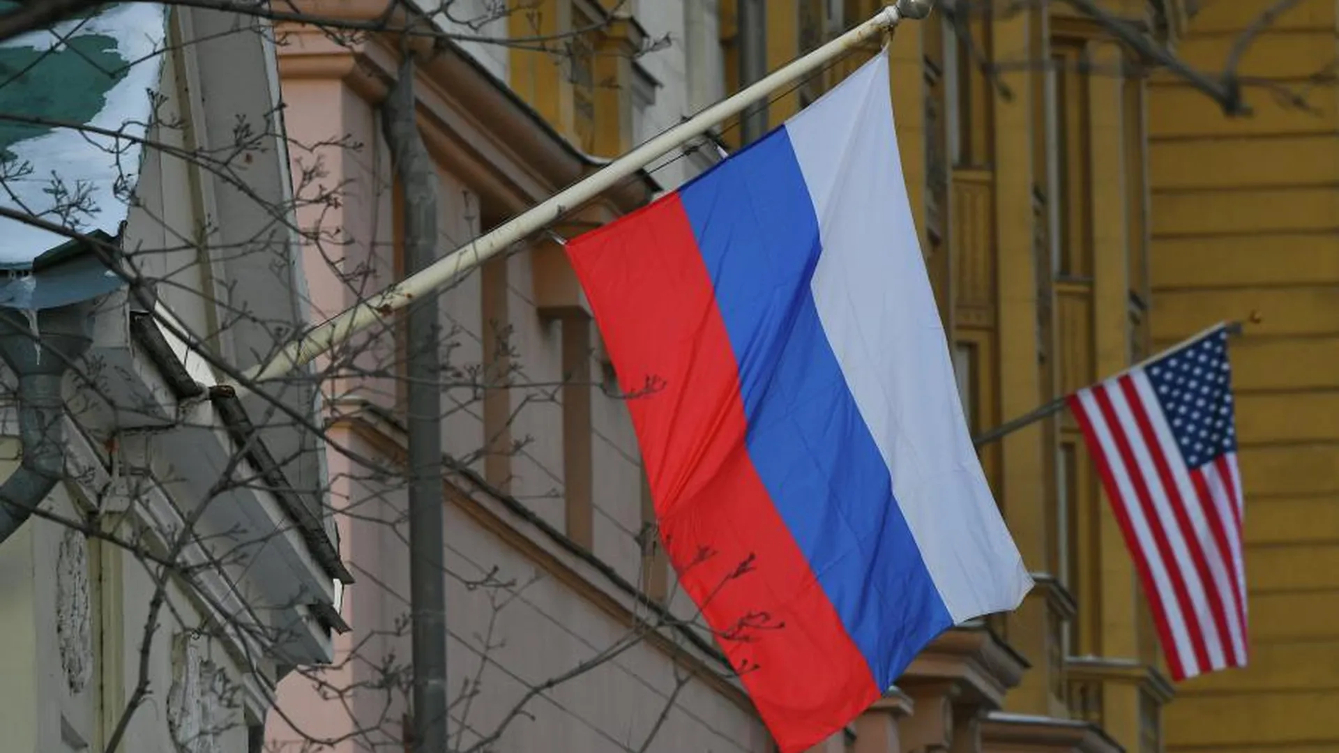 МИД РФ уведомил посла США о признании нежелательными в России трех НКО