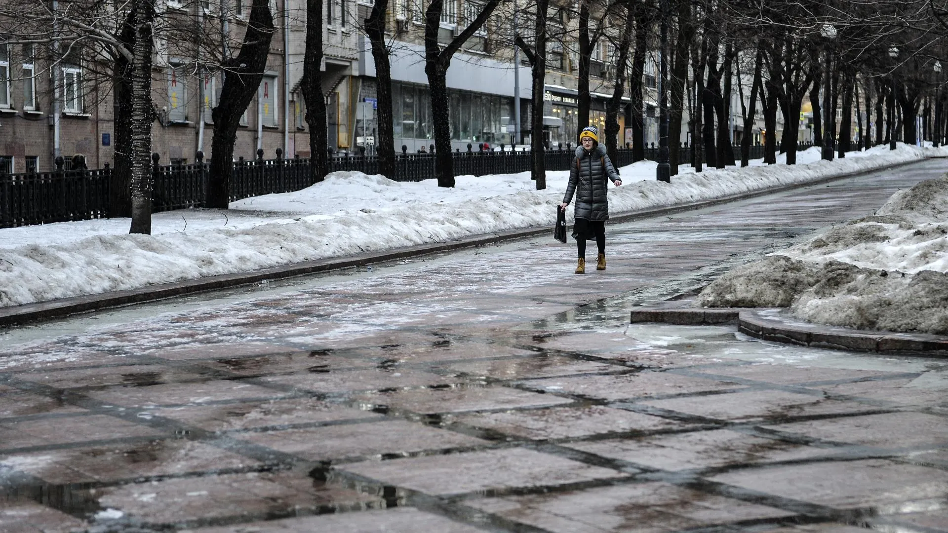 В Московском регионе продлили «желтый» уровень опасности из‑за гололедицы