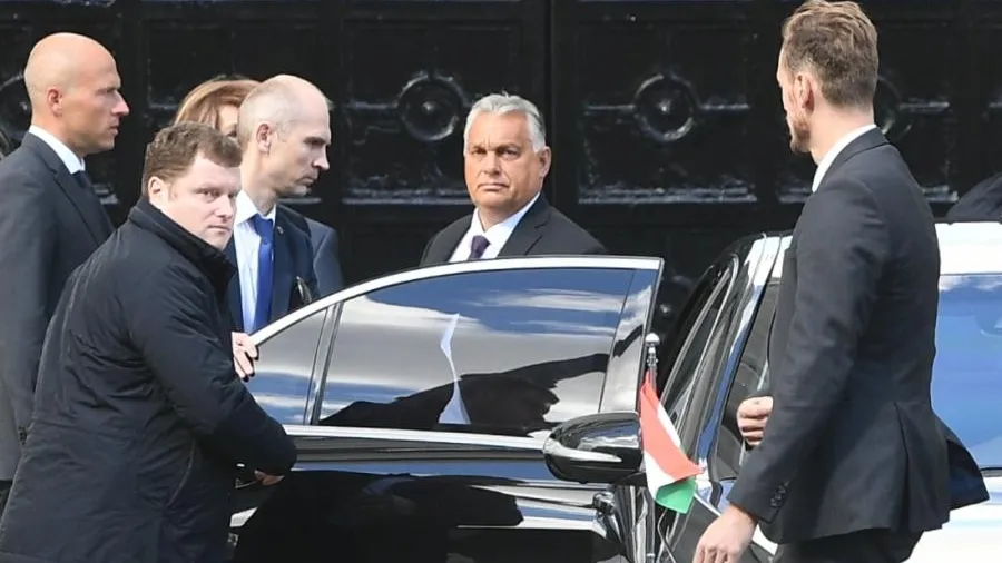 Премьер Венгрии Виктор Орбан прилетел с визитом в Москву
