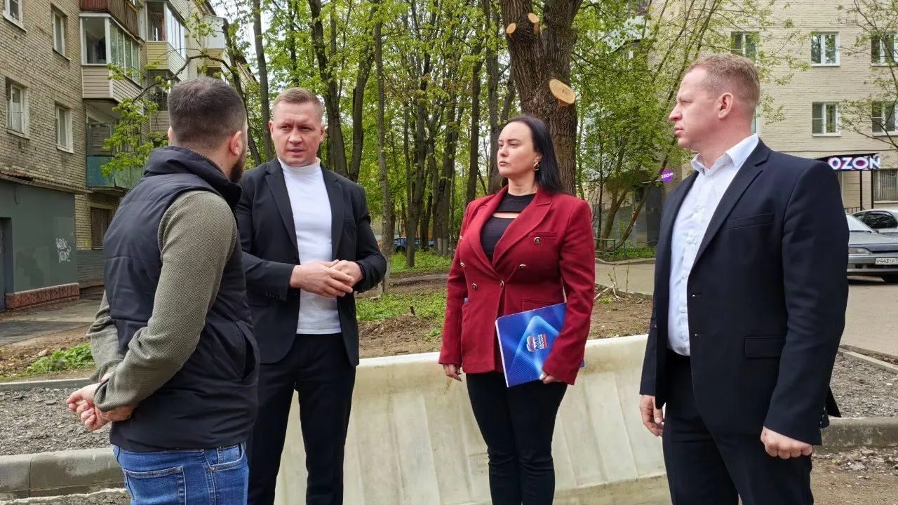 Единороссы проверили ход ремонтных работ на ряде улиц округа Пушкинский