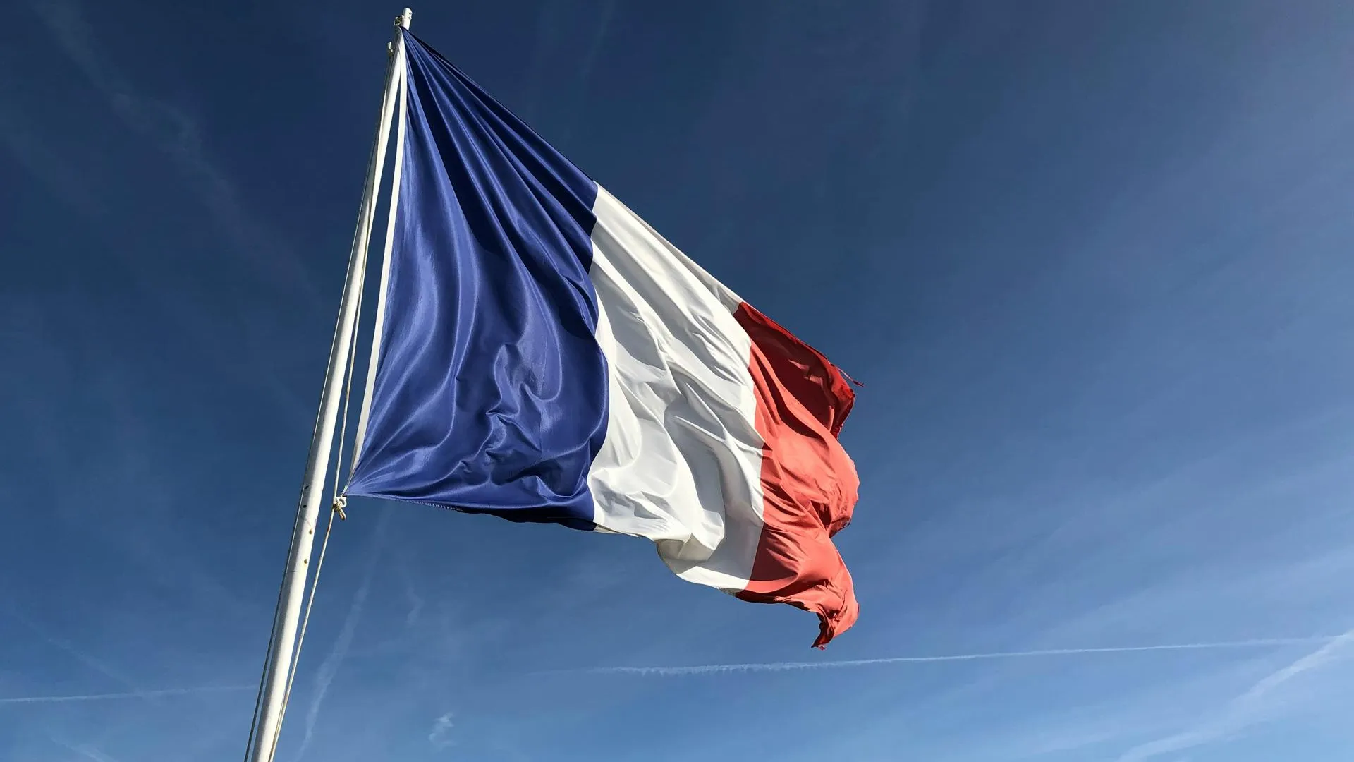 Эксперт: инвесторам не понравились досрочные парламентские выборы во Франции