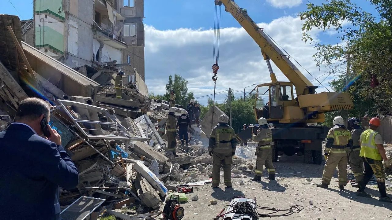 Под завалами обрушившегося дома в Нижнем Тагиле могут находиться 7 человек